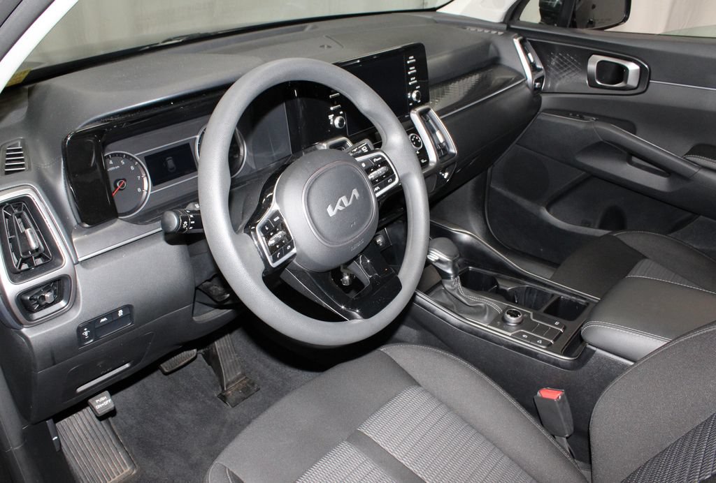 Used 2023 Kia Sorento LX AWD/4WD image 22