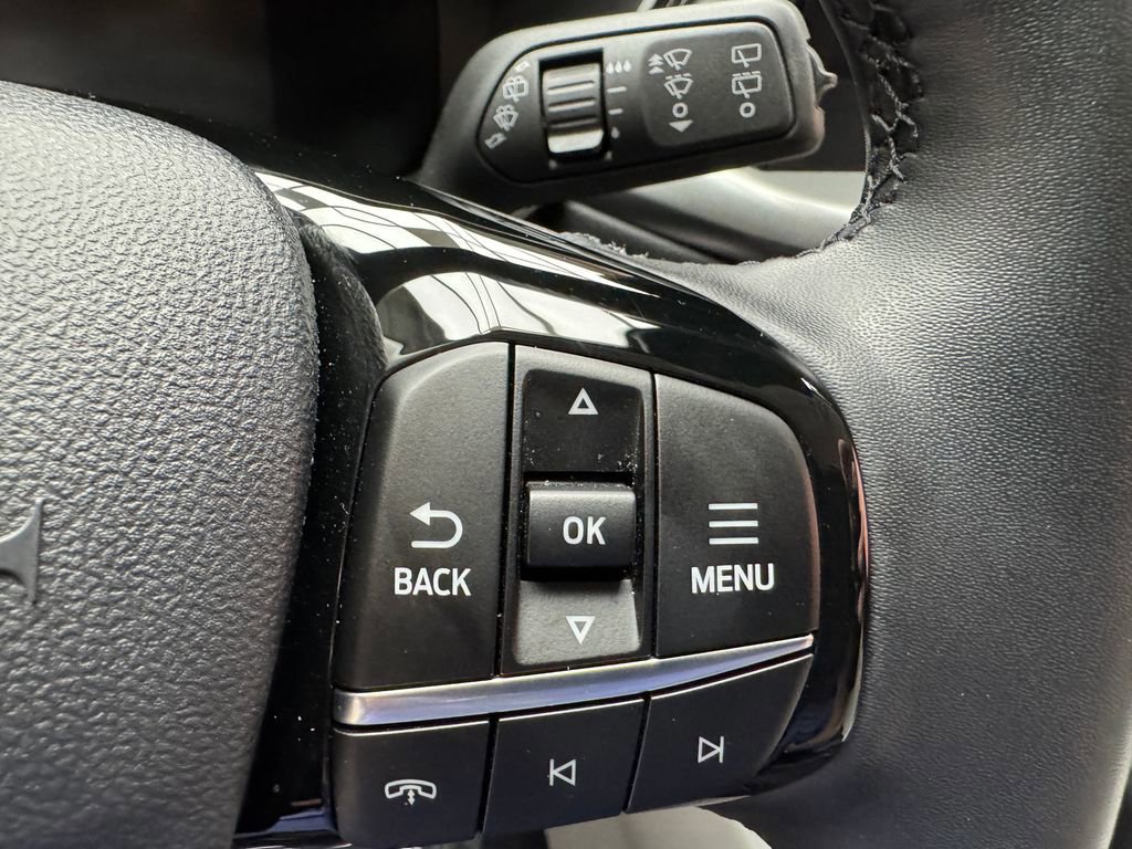 Certified 2025 Ford Escape SE FWD image 17