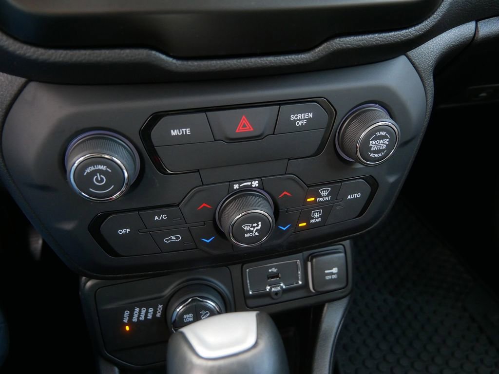 Used 2018 Jeep Renegade Trailhawk AWD/4WD image 26