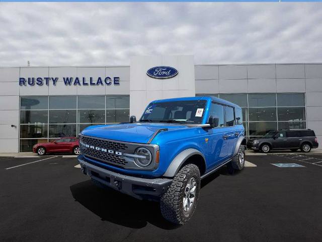Certified 2025 Ford Bronco Badlands AWD/4WD image 1
