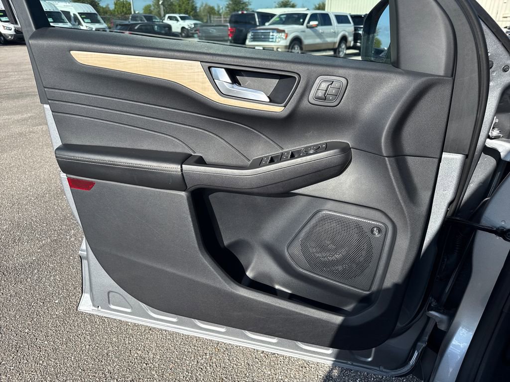 Certified 2021 Ford Escape Titanium w/ Titanium Elite Package AWD/4WD image 14