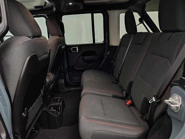 Used 2024 Jeep Wrangler Unlimited Rubicon AWD/4WD image 24