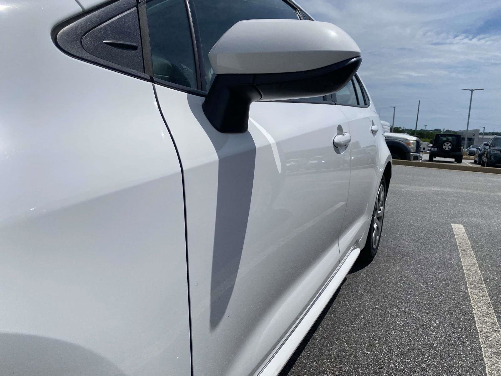 Used 2024 Toyota Corolla LE FWD image 4