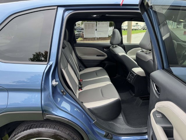 Used 2025 Subaru Forester Limited AWD/4WD image 12