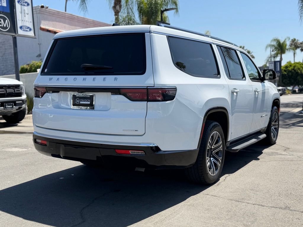 Used 2024 Jeep Wagoneer L Series II w/ Flexible Seating Group AWD/4WD image 12