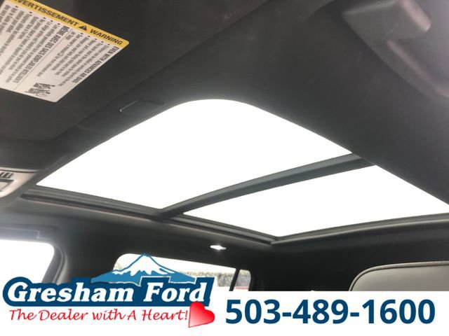 Used 2021 Chevrolet Suburban RST w/ Luxury Package image 27