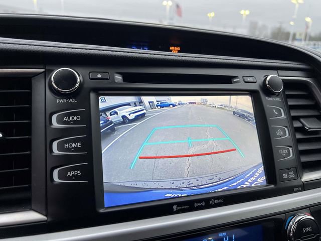 Used 2018 Toyota Highlander SE image 20