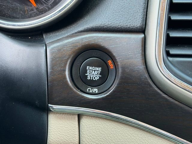 Used 2017 Jeep Grand Cherokee Limited AWD/4WD image 33