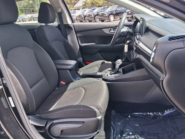 Used 2020 Kia Forte LXS FWD image 19
