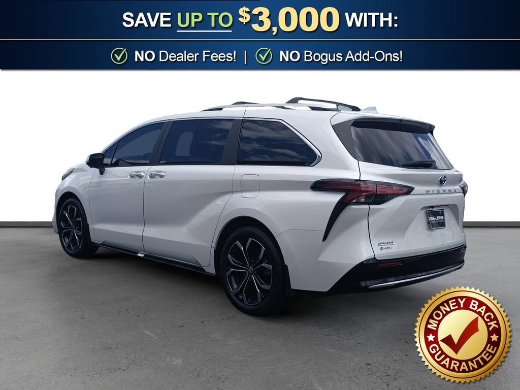 Used 2025 Toyota Sienna Platinum FWD image 4