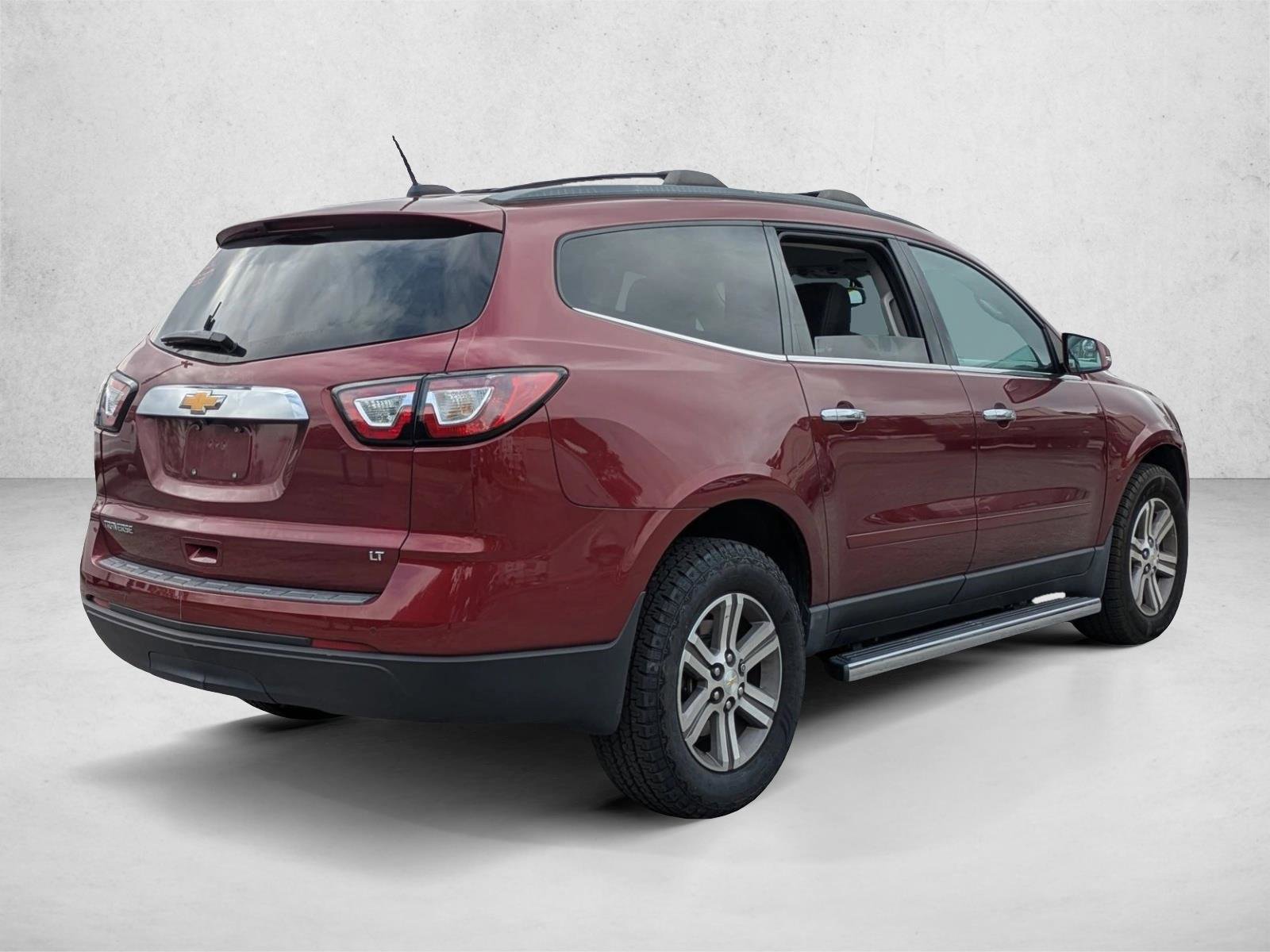 Used 2017 Chevrolet Traverse LT w/ LPO, 'HIT The Road' Package FWD image 5