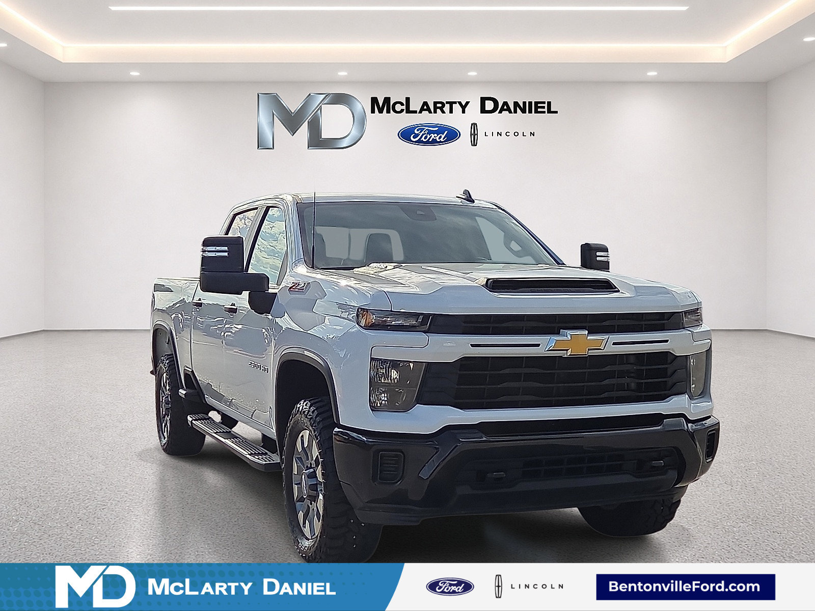 Used 2024 Chevrolet Silverado 2500 Custom w/ Custom Convenience Package AWD/4WD image 1