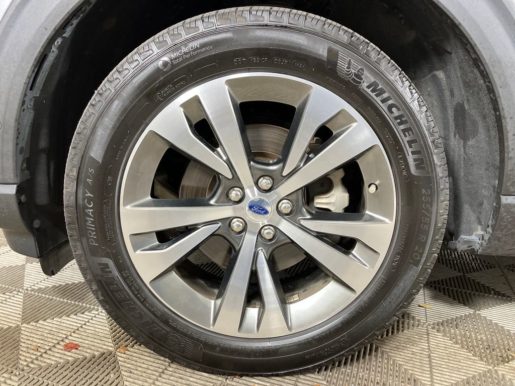 Certified 2020 Ford Explorer Platinum w/ Premium Technology Package image 12