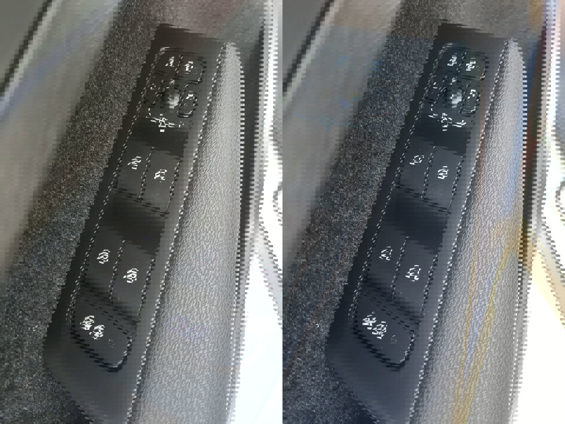 Used 2023 Volvo XC40 Recharge Plus image 47