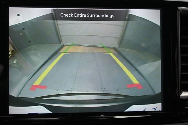 Used 2023 Chrysler Pacifica Touring-L FWD image 21