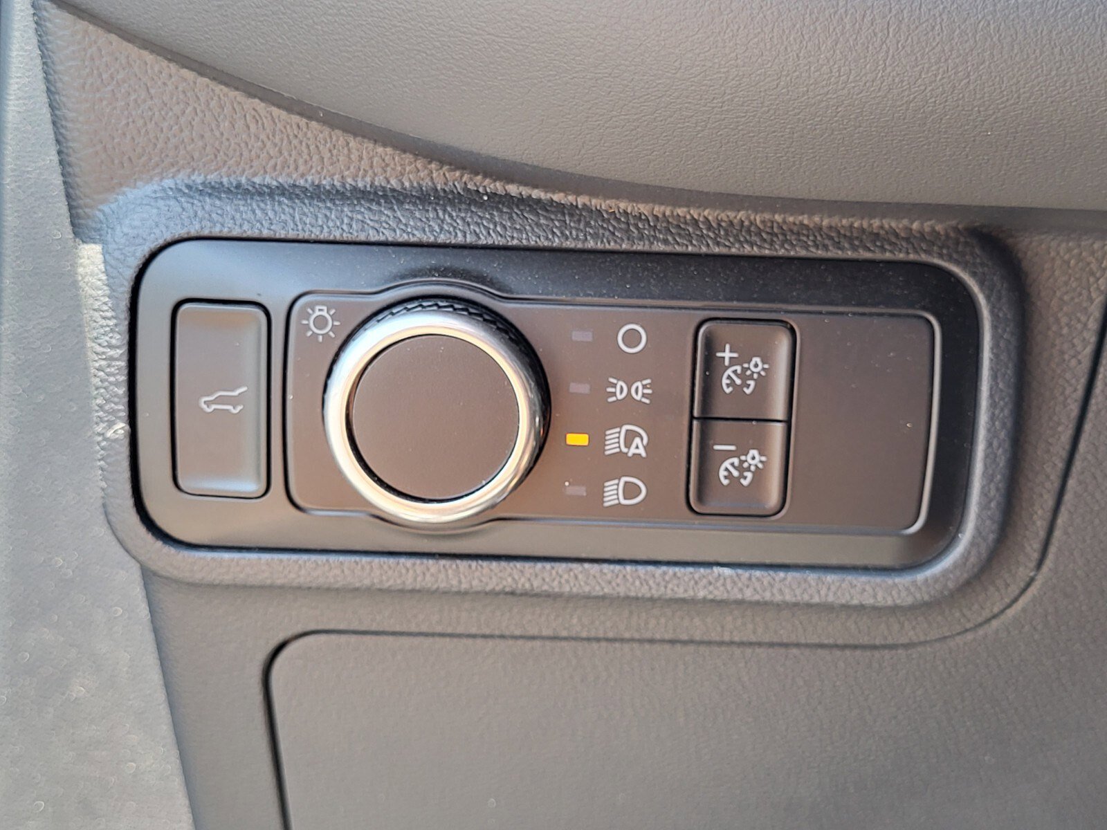 Certified 2025 Ford Explorer Active RWD image 23