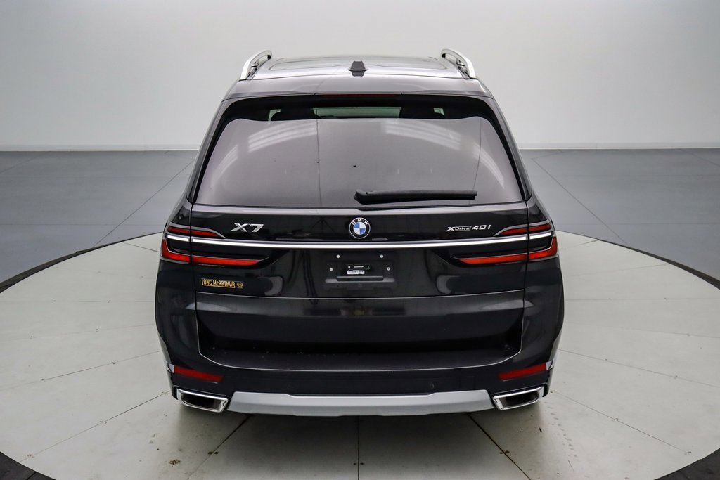 Used 2024 BMW X7 xDrive40i w/ Premium Package image 4