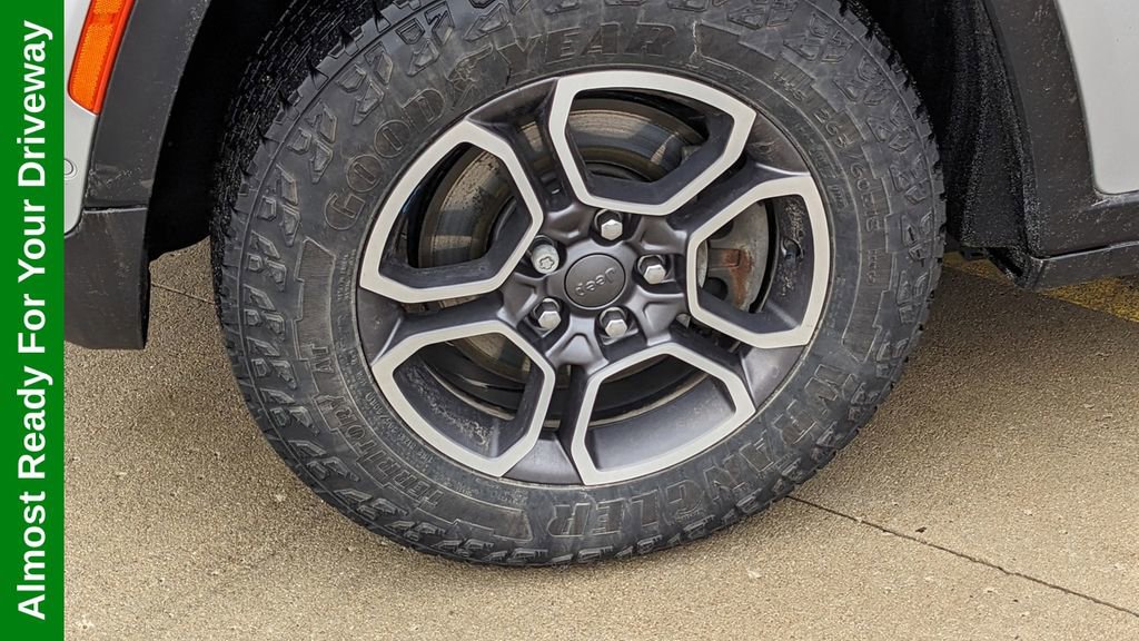 Used 2022 Jeep Grand Cherokee Trailhawk w/ Rear Seat Video Group 1 image 10