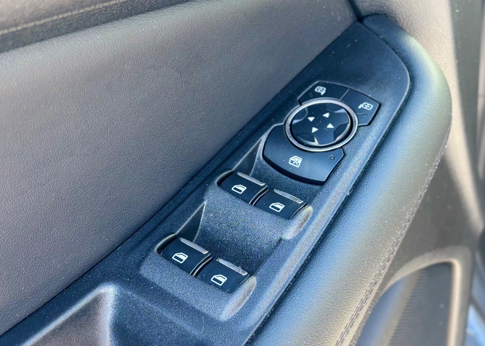 Certified 2024 Ford Edge SEL w/ Convenience Package image 28