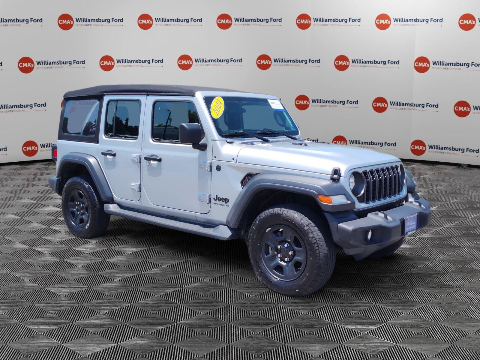 Used 2024 Jeep Wrangler Unlimited Sport AWD/4WD image 7
