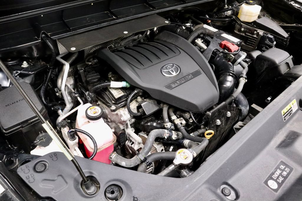 Used 2023 Toyota Highlander XLE AWD/4WD image 19