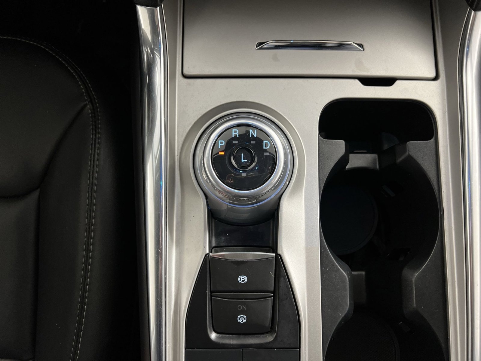 Certified 2022 Ford Explorer XLT w/ Equipment Group 202A image 21