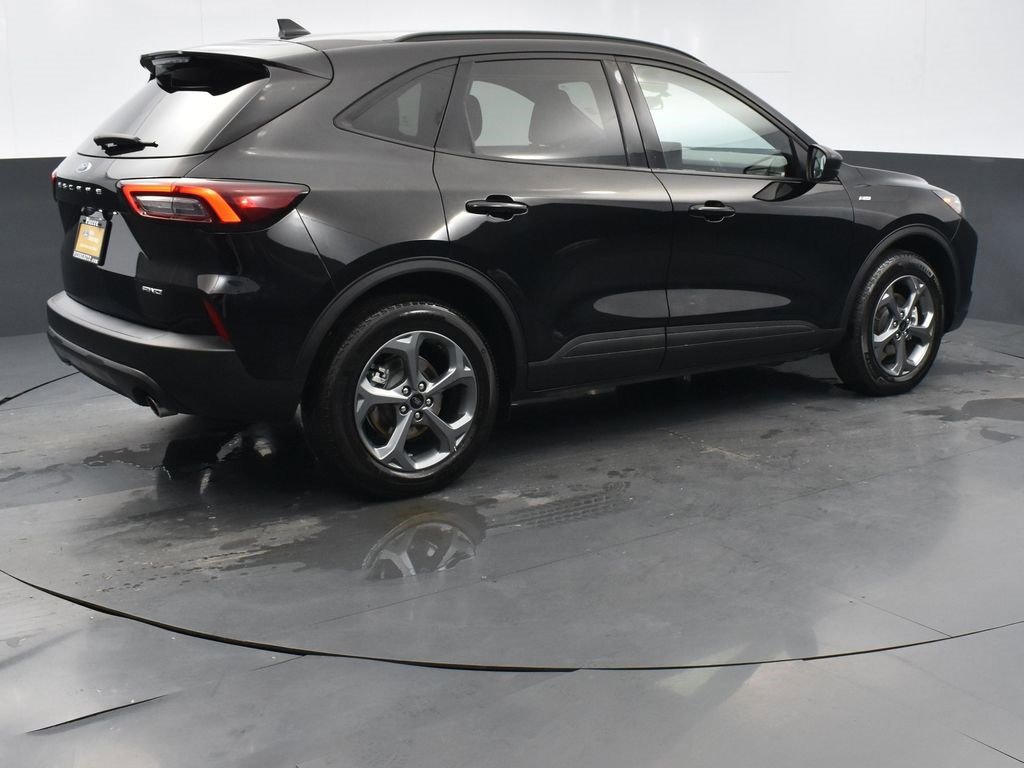 Certified 2025 Ford Escape ST-Line image 5
