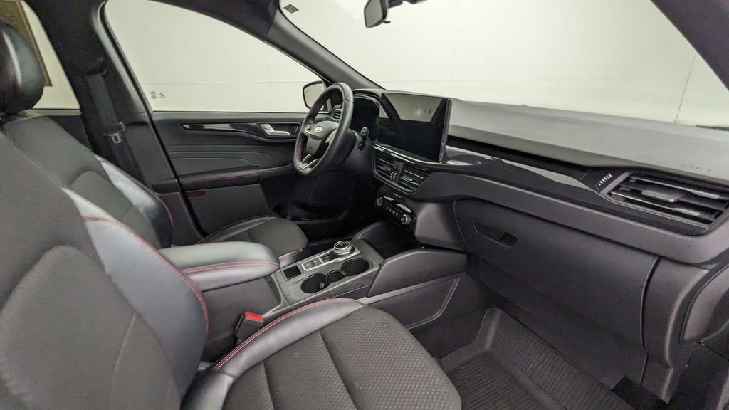 Certified 2023 Ford Escape ST-Line w/ Tech Pack #1 image 39