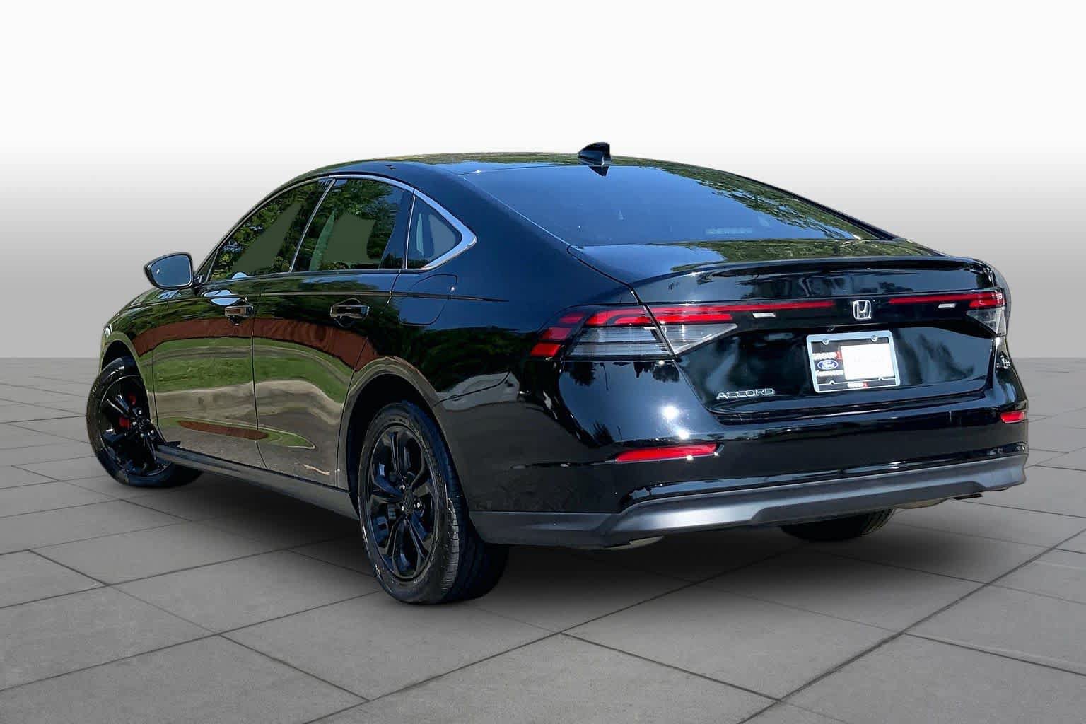 Used 2023 Honda Accord EX image 12