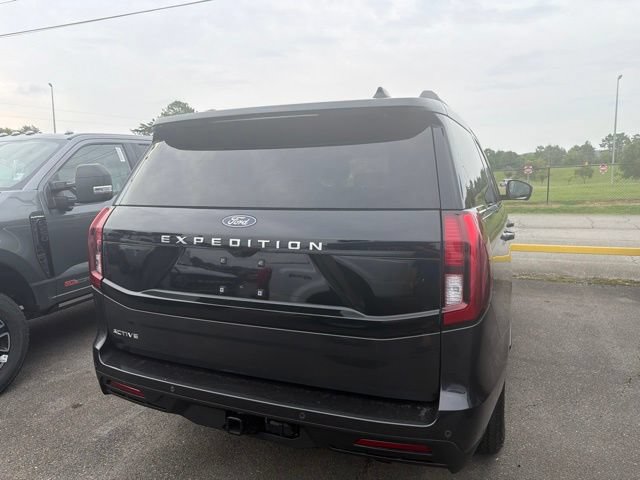 Certified 2025 Ford Expedition Active AWD/4WD image 19