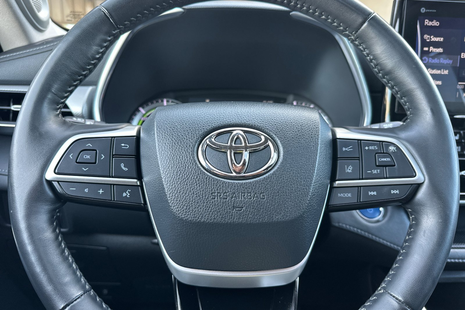 Used 2022 Toyota Highlander Platinum AWD/4WD image 23