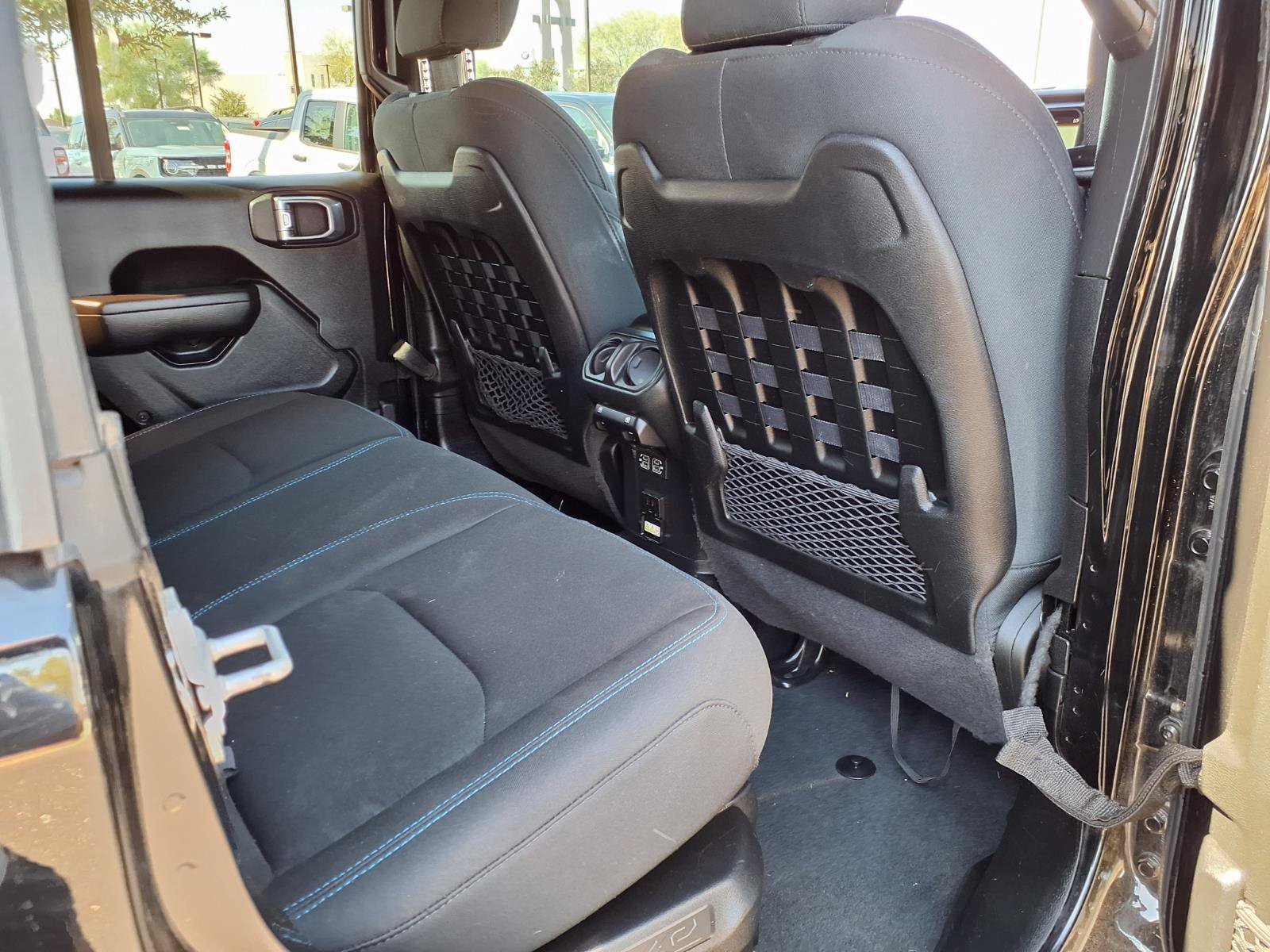 Used 2022 Jeep Wrangler Unlimited Rubicon 4xe AWD/4WD image 13