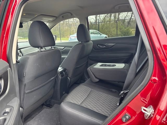 Used 2019 Nissan Rogue SV w/ Premium Package image 12