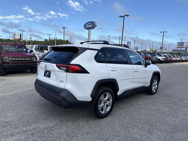 Used 2020 Toyota RAV4 XLE FWD image 3