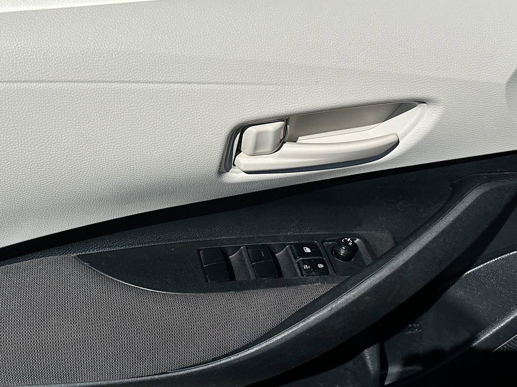 Used 2022 Toyota Corolla LE image 21