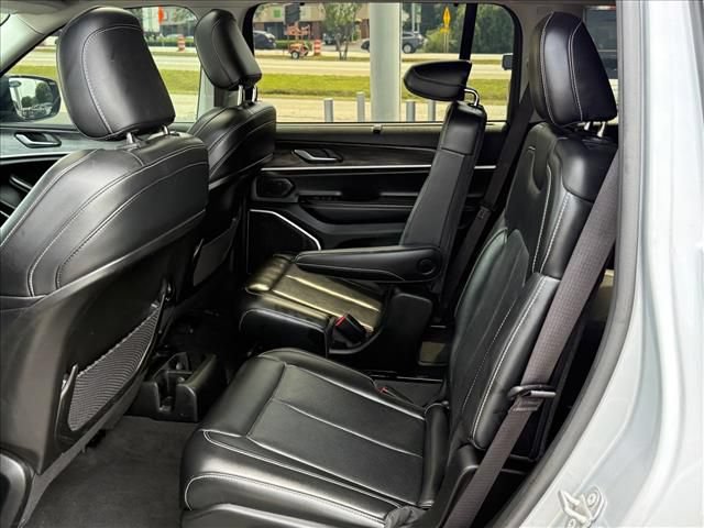 Used 2021 Jeep Grand Cherokee L Limited w/ Luxury Tech Group II AWD/4WD image 13