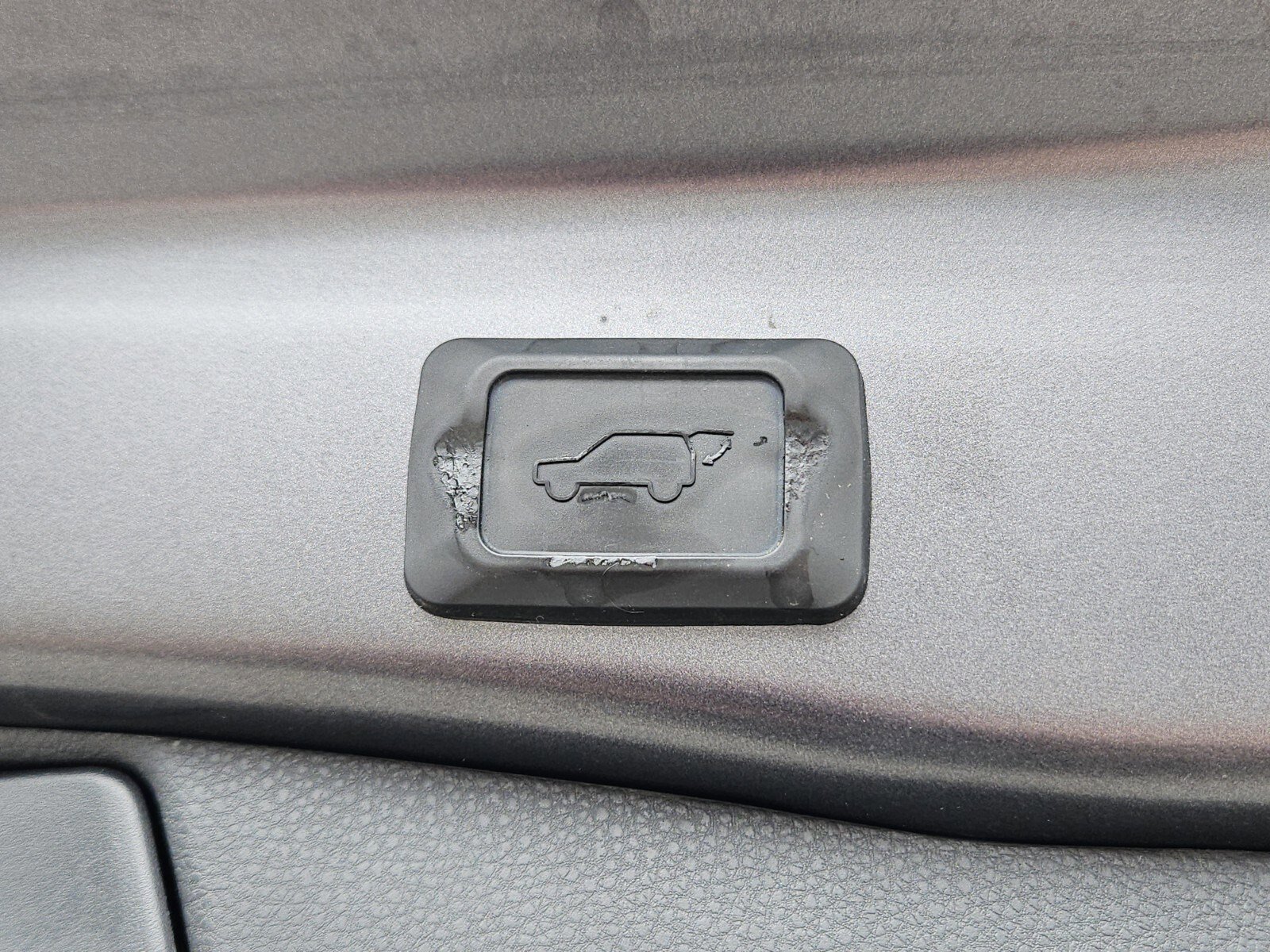 Used 2023 Toyota RAV4 XLE image 32