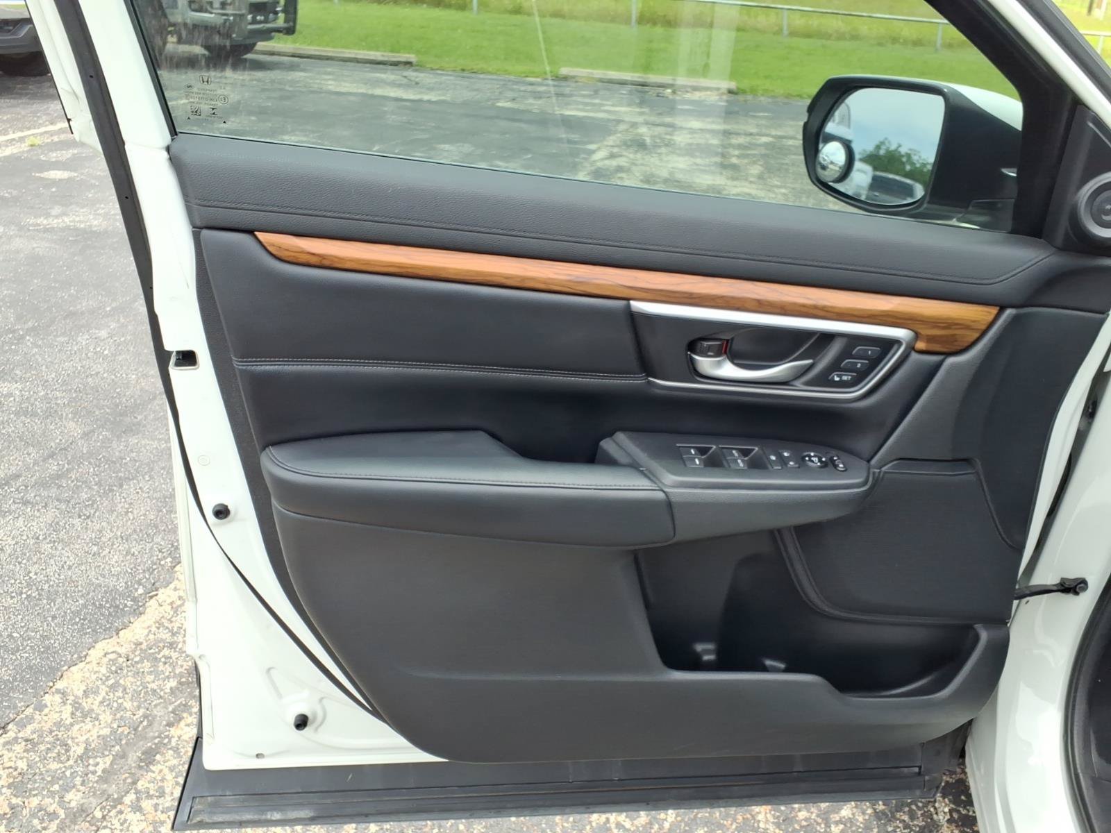 Used 2017 Honda CR-V Touring image 10