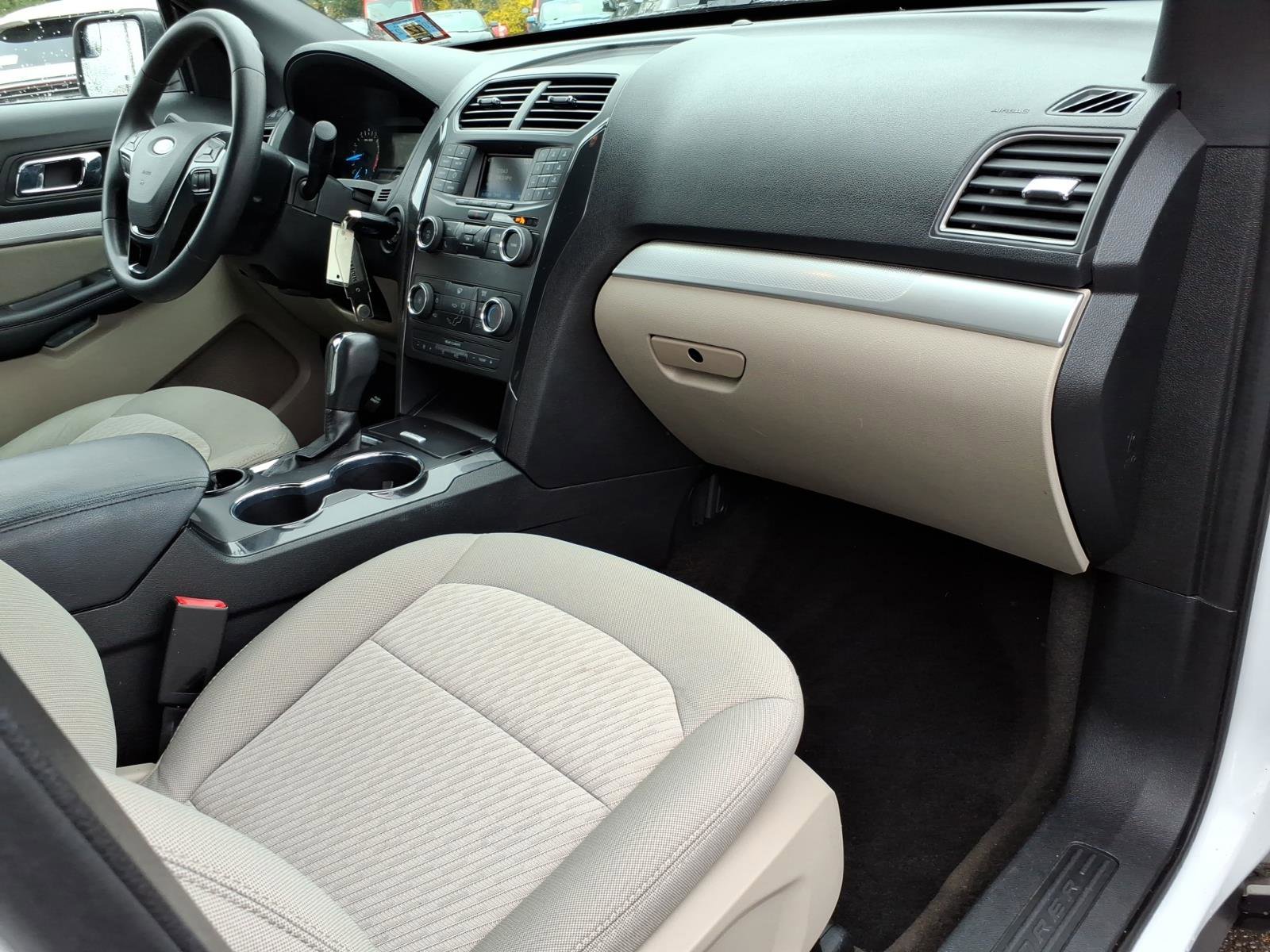 Certified 2018 Ford Explorer FWD image 10