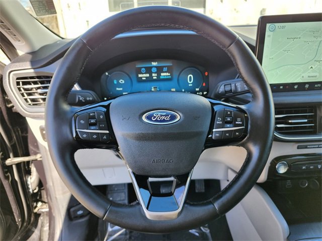 Certified 2025 Ford Escape Platinum w/ Premium Technology Package image 29