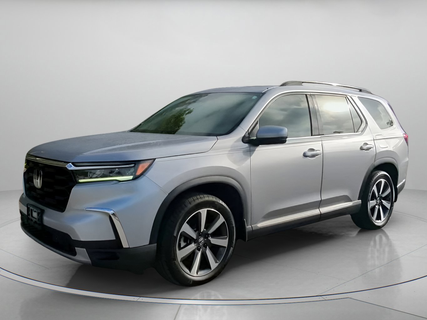 Used 2024 Honda Pilot Touring image 5