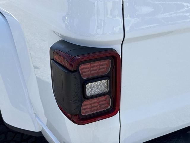 Used 2021 Jeep Gladiator Overland AWD/4WD image 11