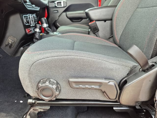 Used 2025 Jeep Gladiator Rubicon w/ Convenience Group AWD/4WD image 24