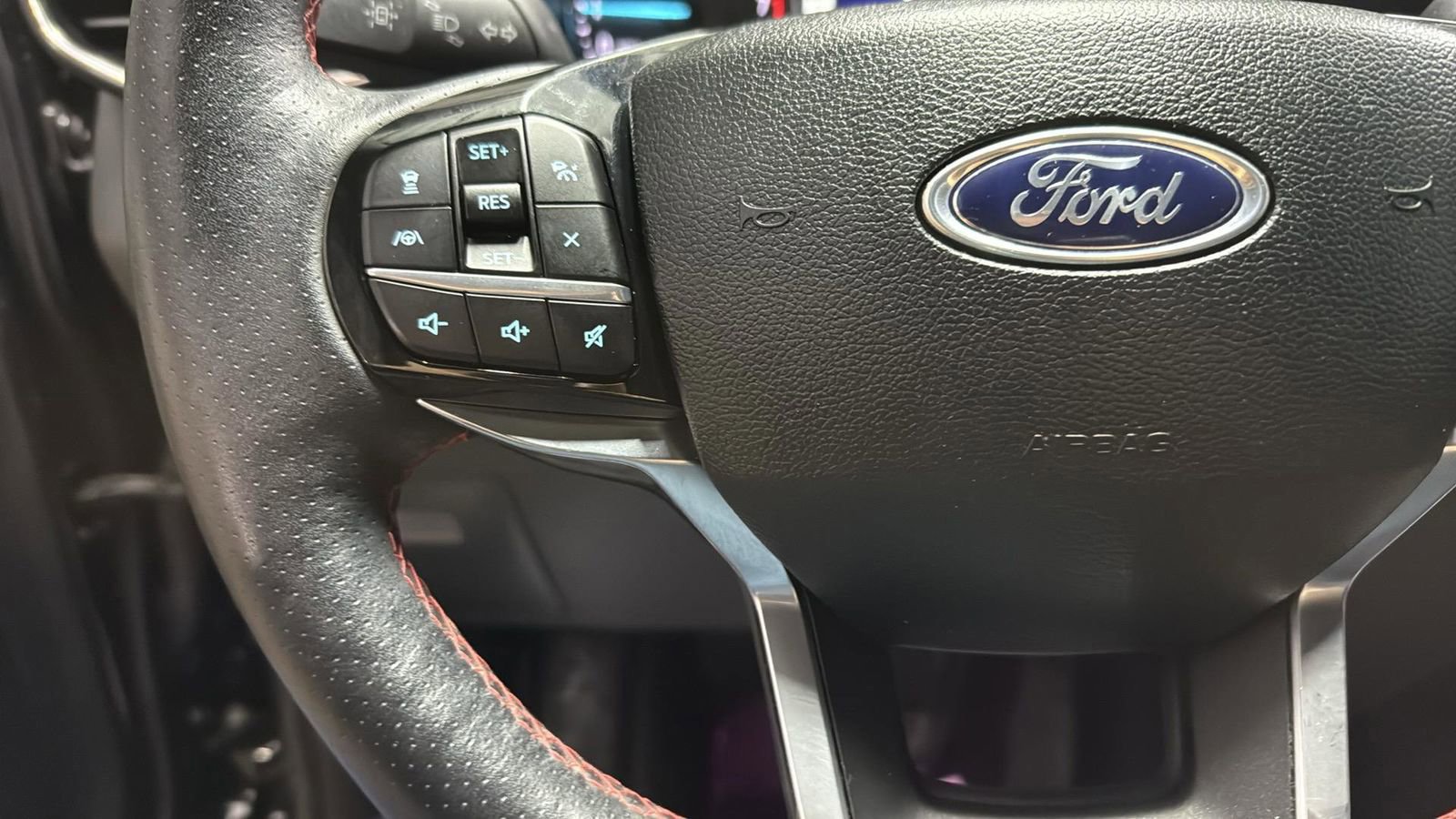 Certified 2023 Ford Explorer ST-Line w/ Class IV Trailer Tow Package image 17