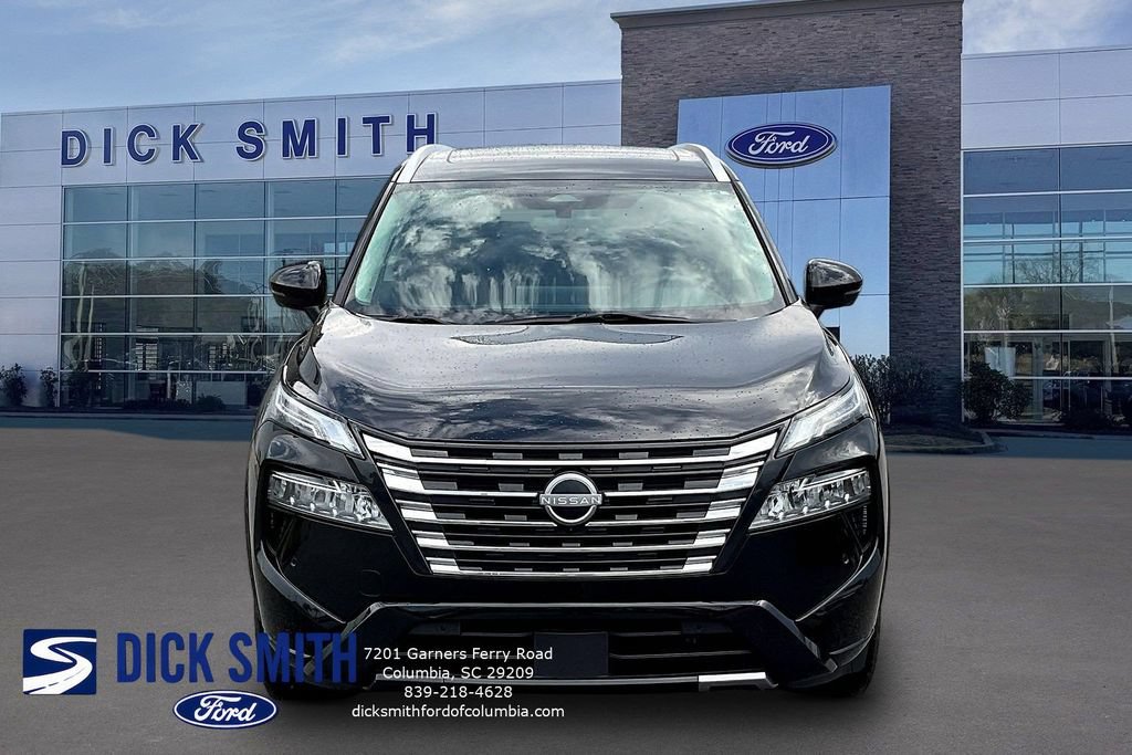 Used 2024 Nissan Rogue Platinum FWD image 2