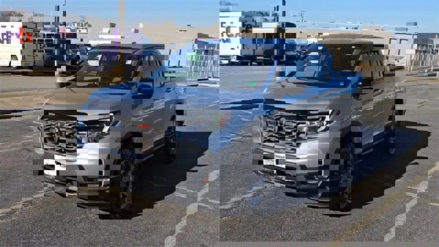 Used 2025 Honda Ridgeline TrailSport image 2