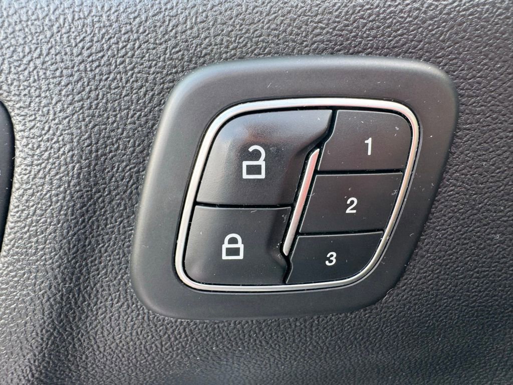 Certified 2020 Ford Escape SEL image 25