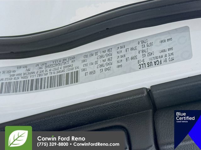 Used 2019 Jeep Grand Cherokee Laredo AWD/4WD image 32