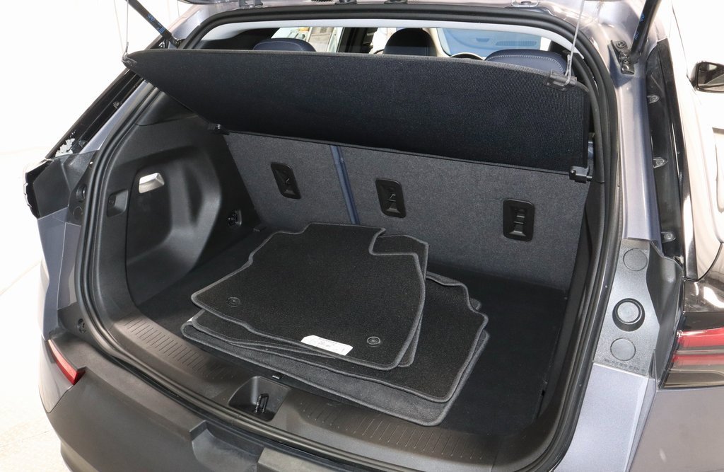 Used 2022 Chevrolet Bolt EUV Premier image 19