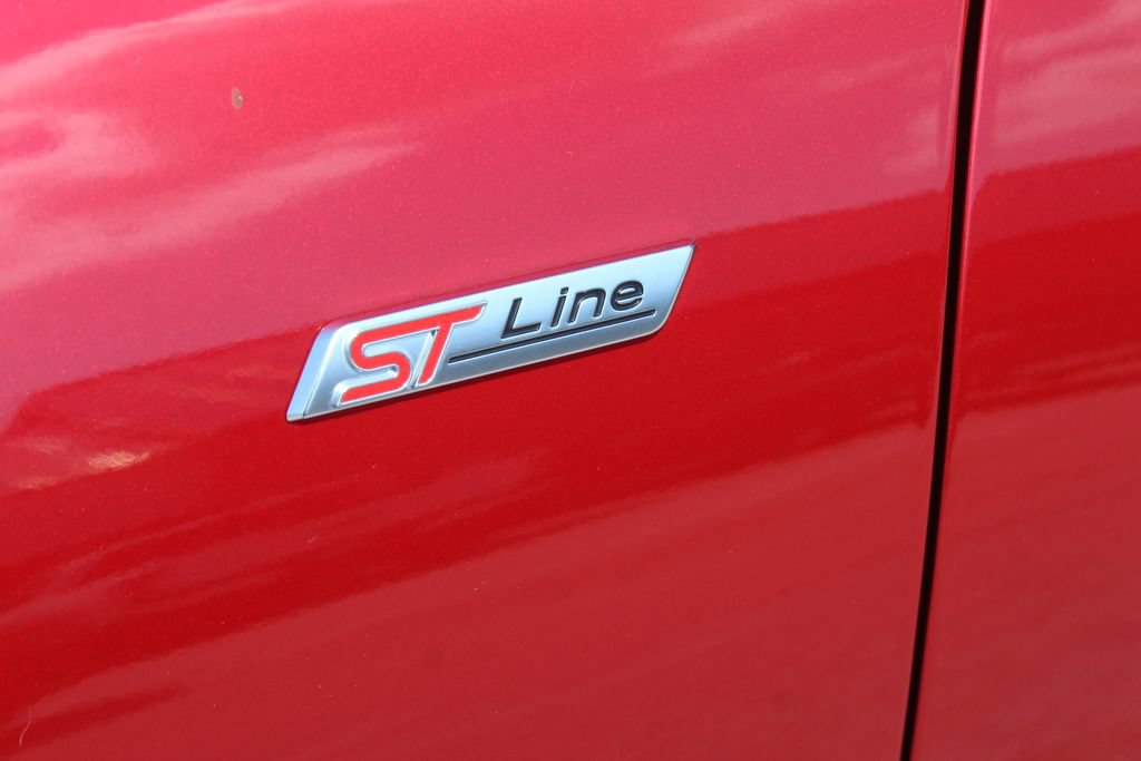 Certified 2025 Ford Escape ST-Line AWD/4WD image 7
